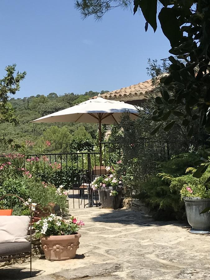 La Borie En Provence Couette-café *
